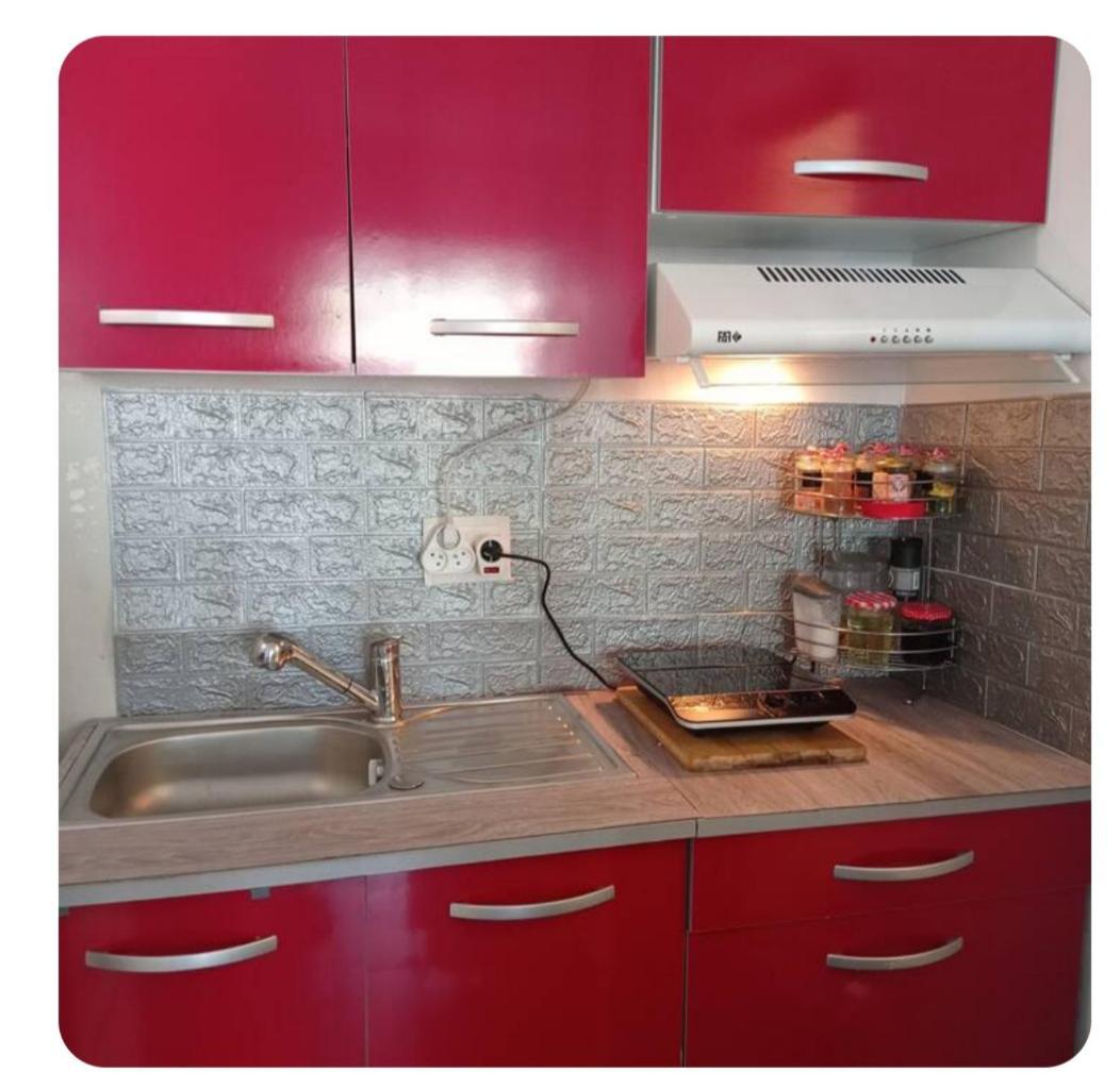 Cosy A 200 Du Tram B Separee Petite Veranda Lumineuse Donnant Sur Jardinet Apartment Pessac